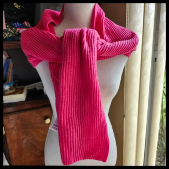 NWT Merino Wool Blend Pink Scarf by Gap● - Picture 2 of 8